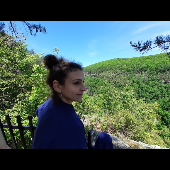 Meet your Posher, Christina - Picture 1 of 1